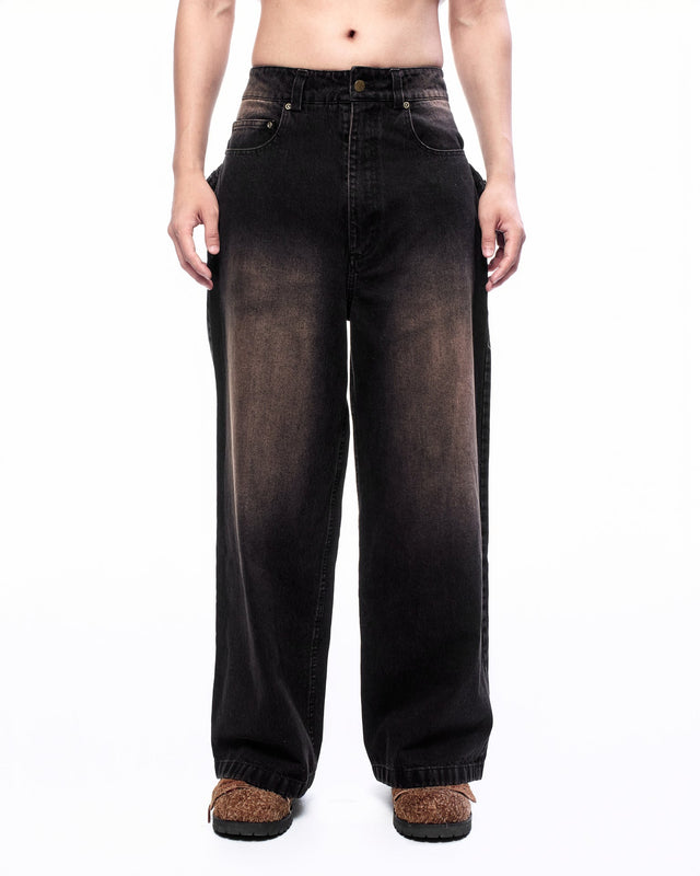 AW24 ‘RUNAWAY’ BACK POCKET JEANS (-40%)