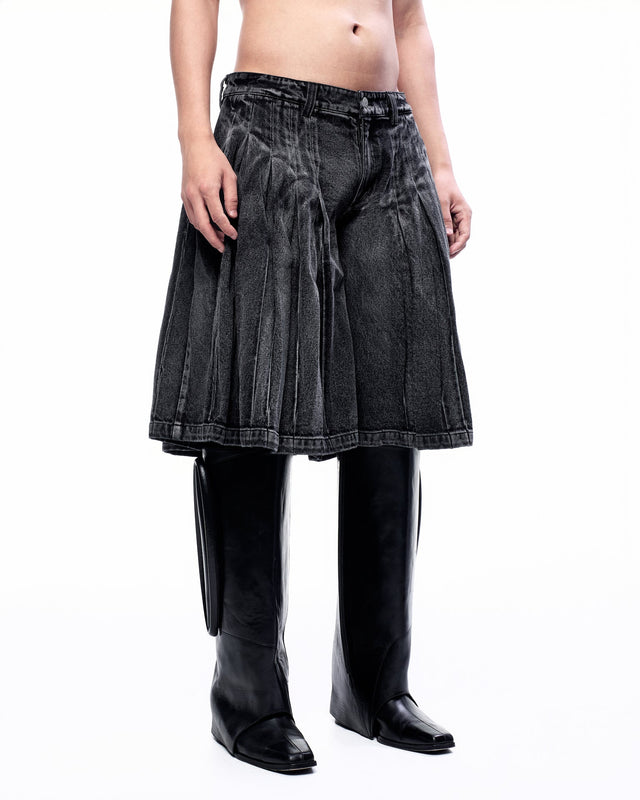 SS25 ‘TWIST’ PLEATED BERMUDA SHORTS (-40%)