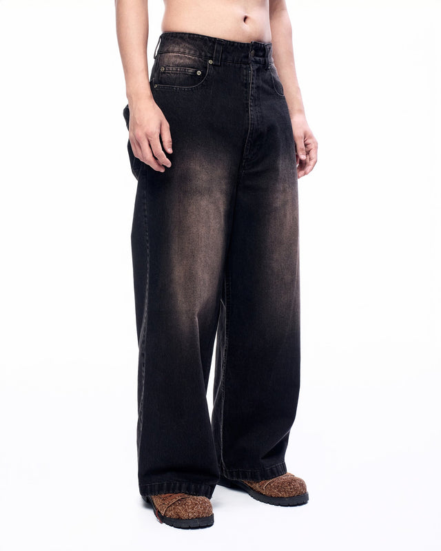 AW24 ‘RUNAWAY’ BACK POCKET JEANS (-40%)