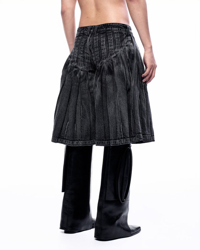 SS25 ‘TWIST’ PLEATED BERMUDA SHORTS (-40%)