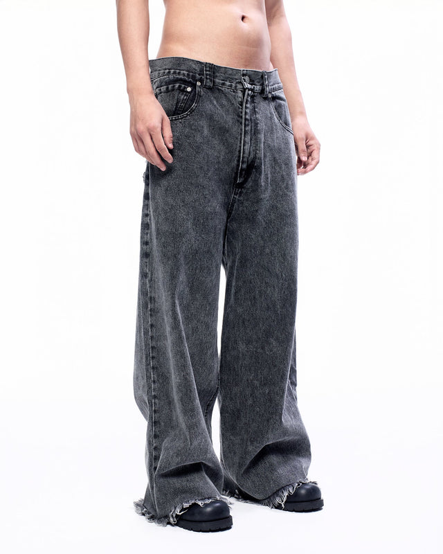 SS24 ‘BAD SPORTS’ PLAIN BACK POCKET BAGGY JEANS (-40%)